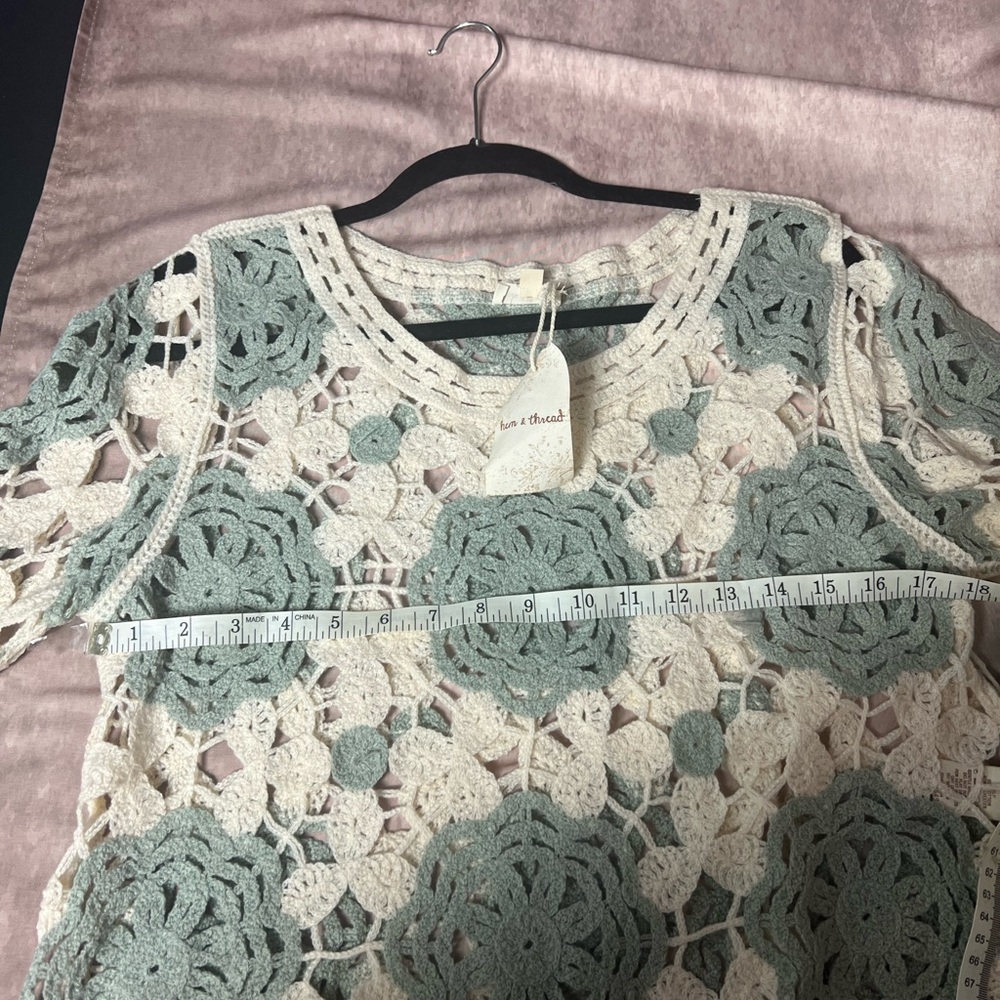 Hem & Thread Lace Crochet Blouse - Cream and Green - Picture 3 of 5